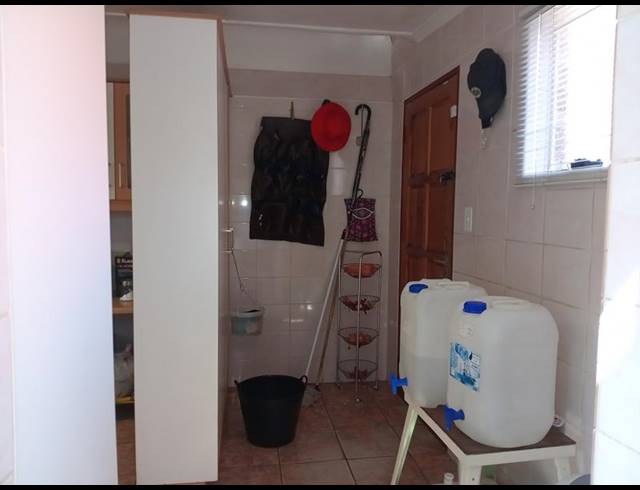 3 BEDROOM HOUSE FOR SALE IN VANDERBIJLPARK CE 2..